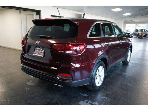 Used 2019 Kia Sorento LX image 7