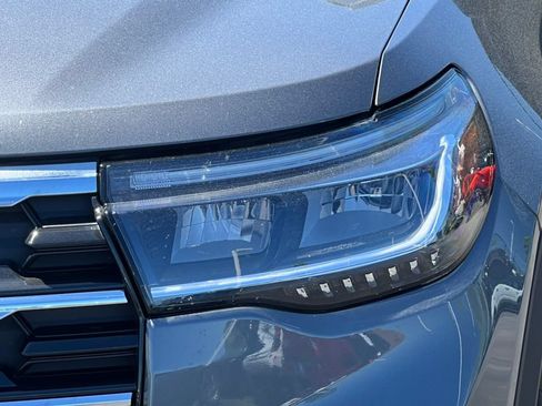 Used 2026 Ford Explorer Active AWD/4WD image 34