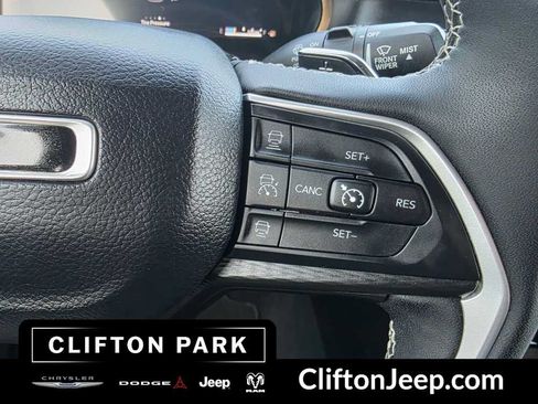 Used 2024 Jeep Grand Cherokee L Altitude AWD/4WD image 25