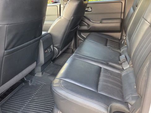 Used 2022 Nissan Frontier PRO-4X w/ Pro-4X Premium Package AWD/4WD image 8