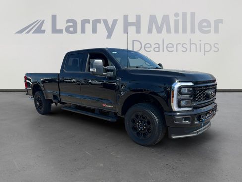 New 2025 Ford F350 XLT w/ Black Appearance Package image 7