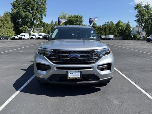 Certified 2023 Ford Explorer XLT AWD/4WD image 1