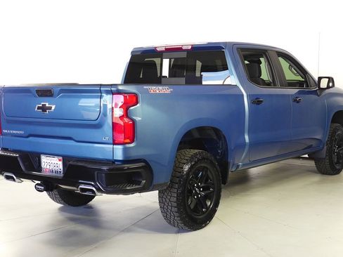 Used 2024 Chevrolet Silverado 1500 LT Trail Boss w/ Convenience Package II image 7