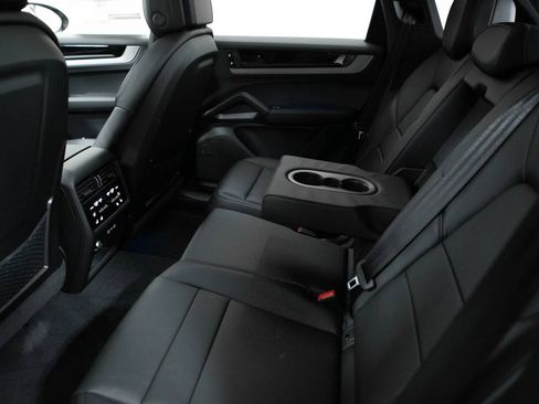 Certified 2026 Porsche Cayenne S AWD/4WD image 38