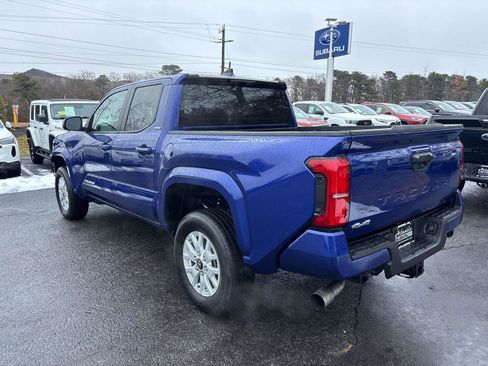 Used 2025 Toyota Tacoma SR5 image 6