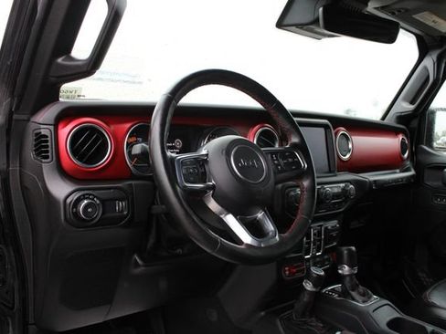 Used 2023 Jeep Wrangler Unlimited Rubicon w/ LED Lighting Group AWD/4WD image 2