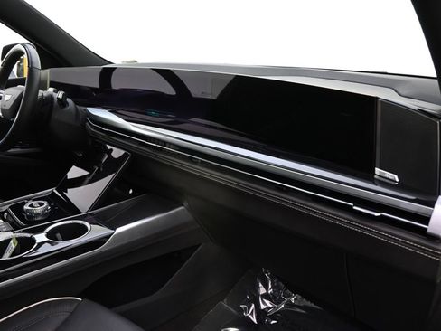 Used 2025 Cadillac Escalade Sport w/ Touring Package image 15