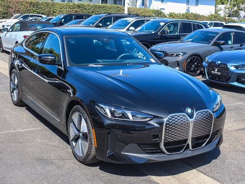 New 2026 BMW i4 eDrive40 w/ Parking Assistance Package RWD image 3