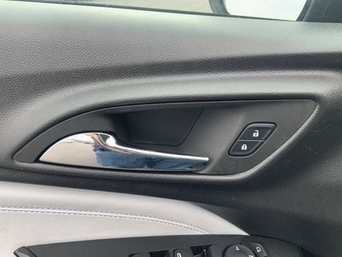 Used 2025 Chevrolet Trax LT image 20