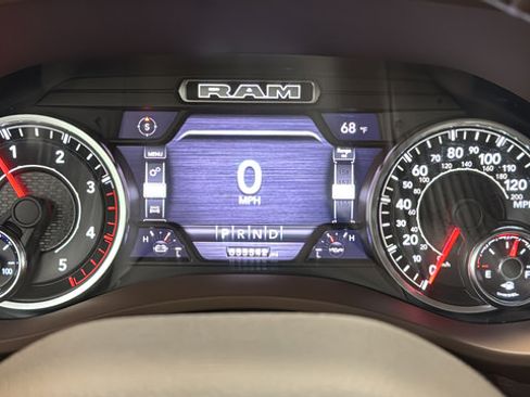 Used 2022 RAM 3500 Laramie AWD/4WD image 15