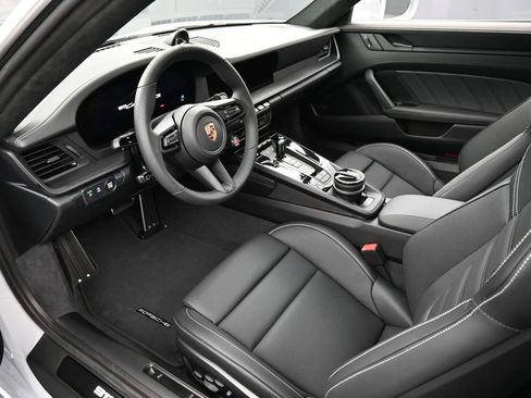 New 2026 Porsche 911 Carrera GTS RWD image 4