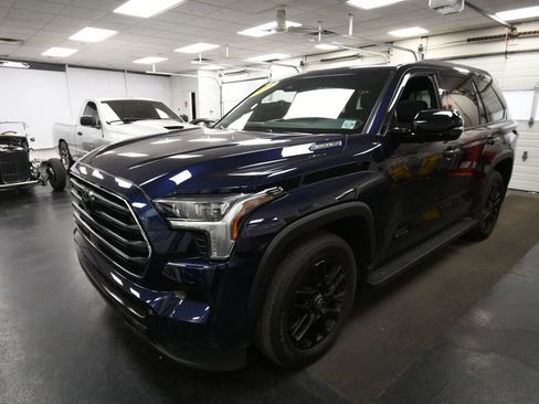 Certified 2025 Toyota Sequoia Limited w/ Tow Technology Package AWD/4WD image 4
