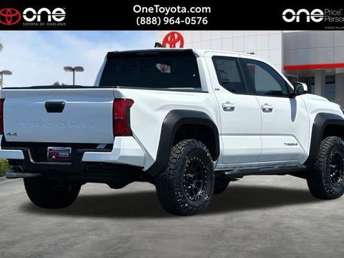 New 2026 Toyota Tacoma SR5 AWD/4WD image 4