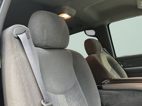 Used 2005 Chevrolet Tahoe LS AWD/4WD image 18