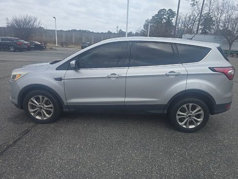 Used 2017 Ford Escape SE image 8