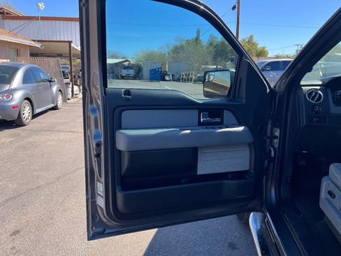 Used 2014 Ford F150 XLT w/ XLT Chrome Package image 12