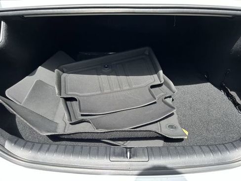 Used 2025 Genesis G70 2.5T image 16