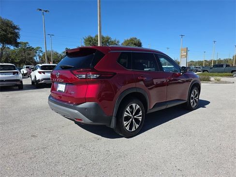 Used 2021 Nissan Rogue SV w/ Premium Package image 3