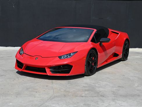 Used 2017 Lamborghini Huracan LP 610-4 AWD/4WD image 6