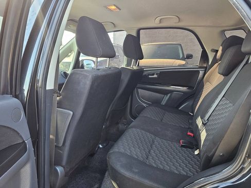 Used 2009 Suzuki SX4 Hatchback FWD image 4