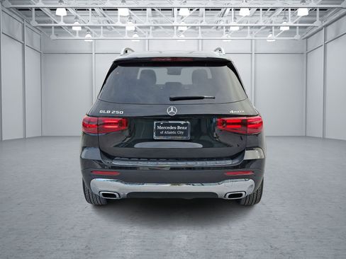 Certified 2024 Mercedes-Benz GLB 250 4MATIC image 5