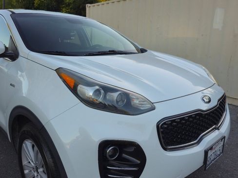 Used 2017 Kia Sportage LX AWD/4WD image 6