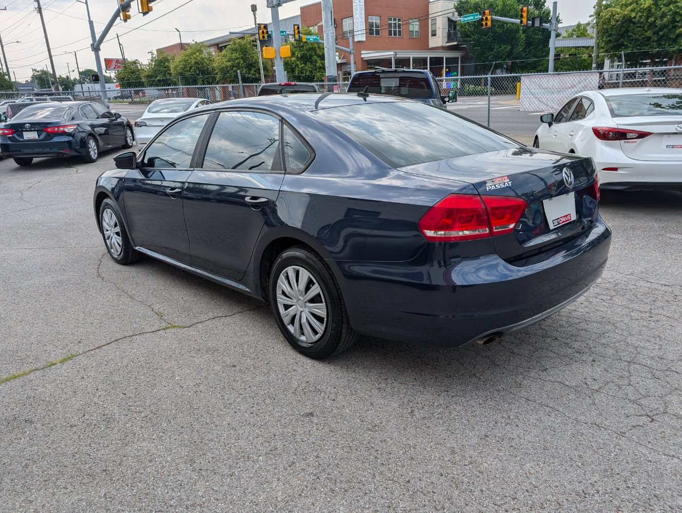 Used 2014 Volkswagen Passat 2.5 S FWD image 8