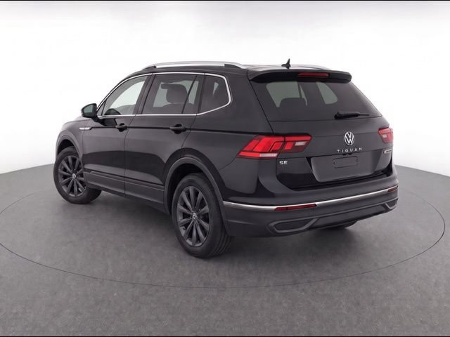 Used 2022 Volkswagen Tiguan SE AWD/4WD image 4