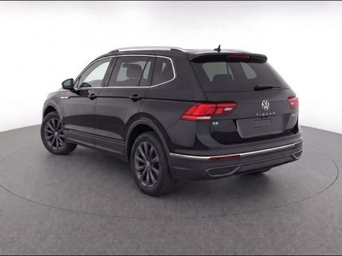 Used 2022 Volkswagen Tiguan SE AWD/4WD image 4