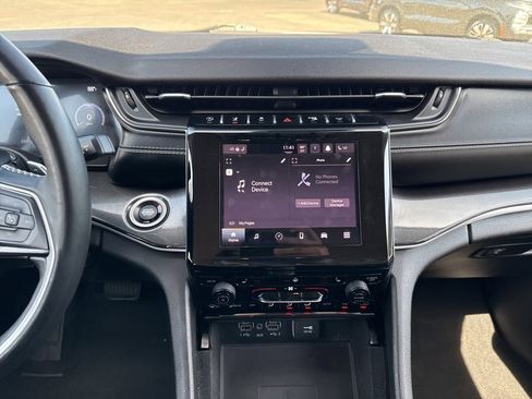 Used 2022 Jeep Grand Cherokee L Laredo w/ Luxury Tech Group I image 21