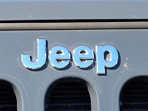 Used 2016 Jeep Wrangler Unlimited Rubicon image 32