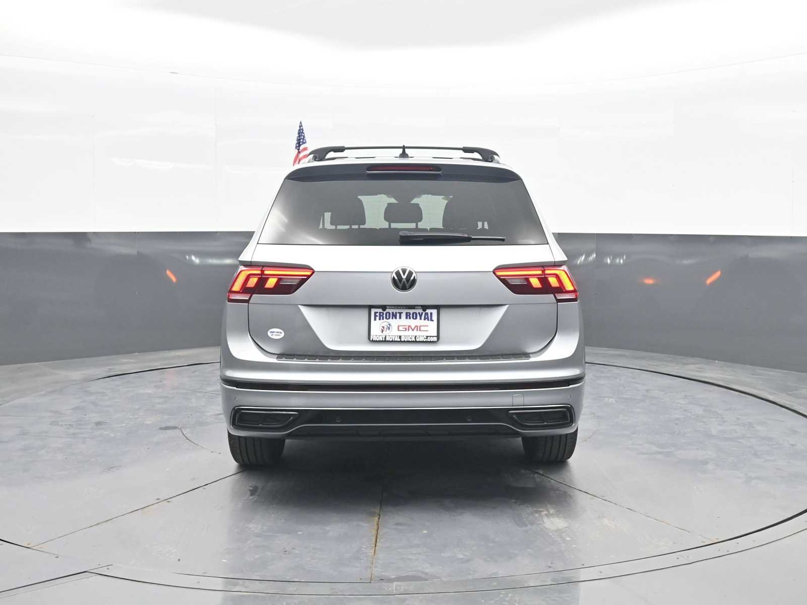 Used 2022 Volkswagen Tiguan SE R-Line AWD/4WD image 6