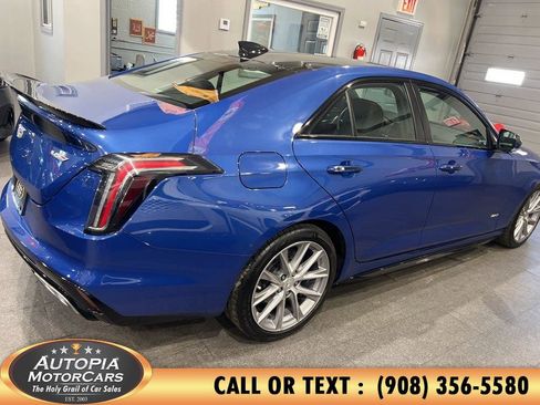 Used 2022 Cadillac CT4 V RWD image 6