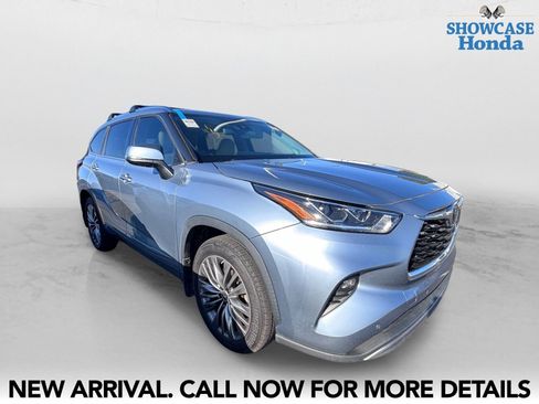 Used 2021 Toyota Highlander Platinum AWD/4WD image 6
