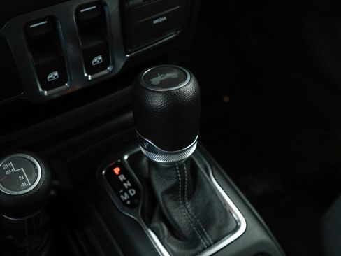 Used 2024 Jeep Wrangler Sport S image 27