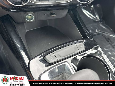Certified 2025 Chevrolet Trax LT w/ LT Convenience Package FWD image 28