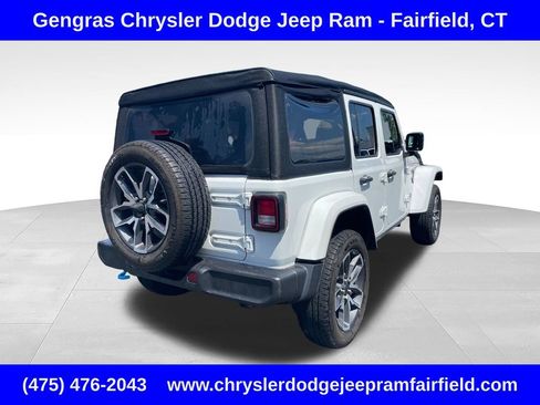 Used 2024 Jeep Wrangler Unlimited w/ Convenience Group AWD/4WD image 7