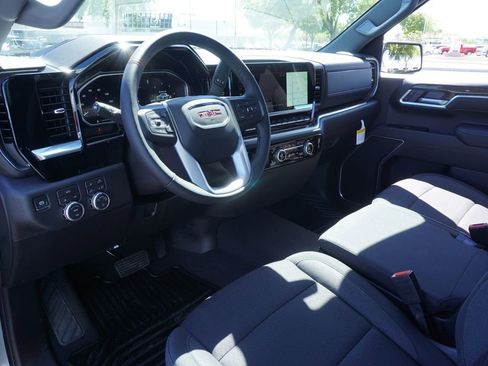 New 2026 GMC Sierra 1500 SLE w/ Preferred Package AWD/4WD image 17
