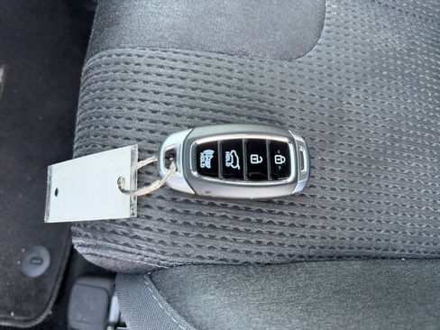 Used 2019 Hyundai Santa Fe SEL AWD/4WD image 32