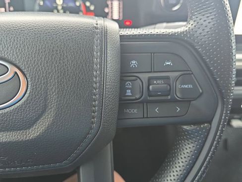 Used 2025 Toyota Tacoma SR5 AWD/4WD image 18