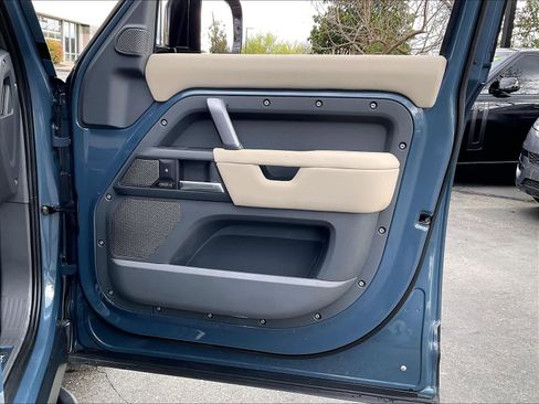 Used 2022 Land Rover Defender 110 X-Dynamic SE image 26