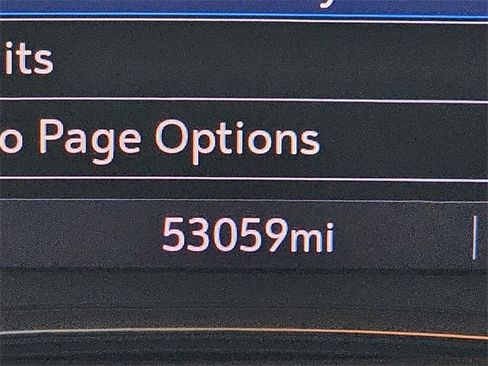 Used 2022 Chevrolet Traverse LT image 19