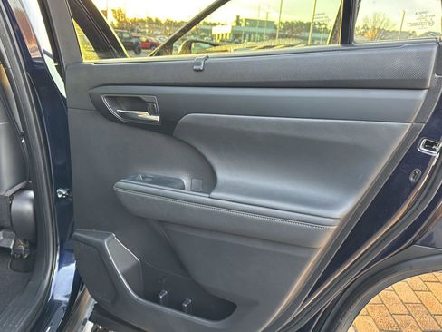 Certified 2023 Toyota Highlander XSE image 13