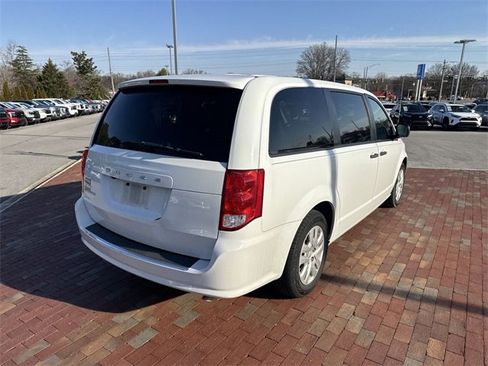 Used 2019 Dodge Grand Caravan SE image 14