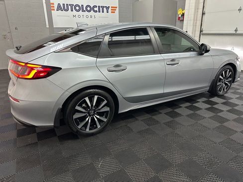 Used 2024 Honda Civic EX-L image 11