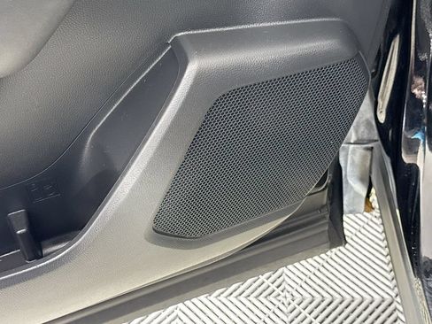 Used 2020 Toyota Highlander Limited FWD image 19