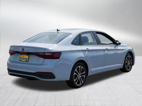 Certified 2026 Volkswagen Jetta SE FWD image 7