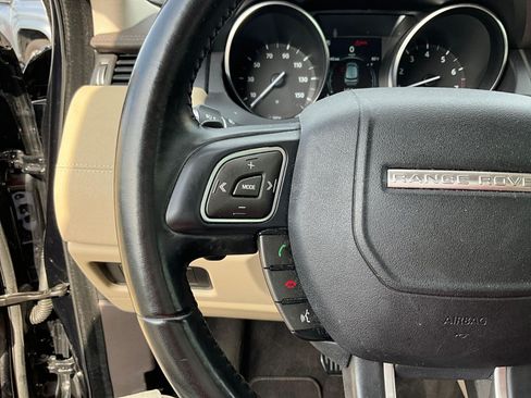 Used 2018 Land Rover Range Rover Evoque SE AWD/4WD image 10