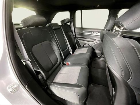 New 2026 Jeep Grand Cherokee Laredo X image 11