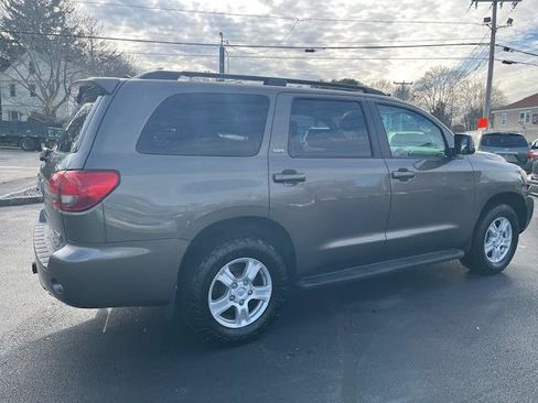 Used 2013 Toyota Sequoia SR5 image 4